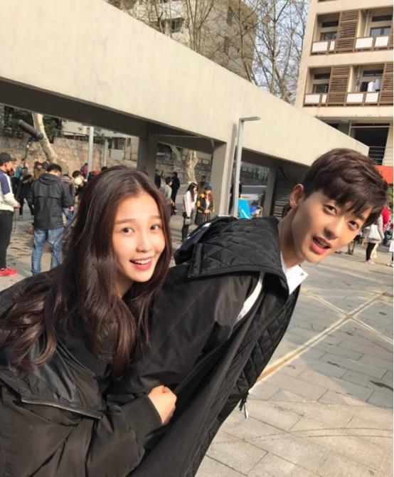 娱乐圈吃瓜的直播间是真的吗,娱乐圈直播间的“吃瓜”真相揭秘